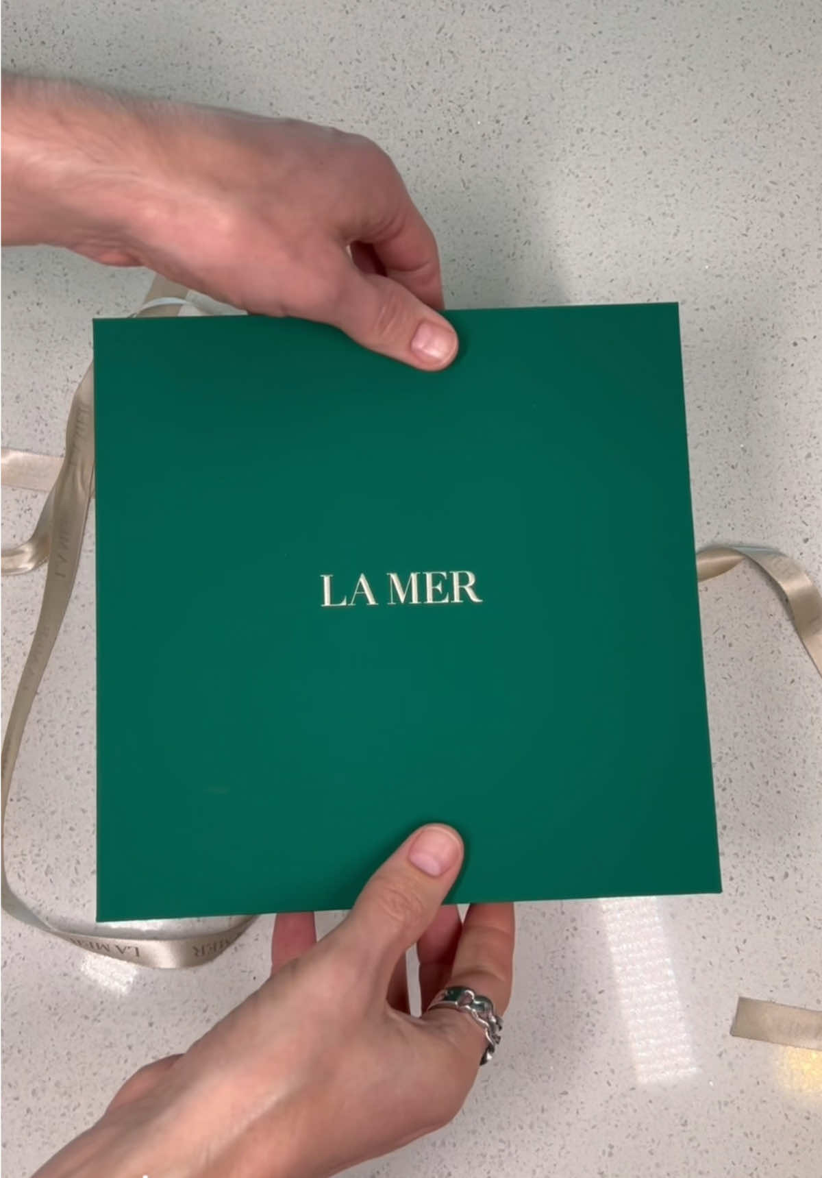 @LA MER The New Balancing Treatment Lotion #giftedbylamer #thebalancingtreatmentlotion  #skincare #luxury #mua 