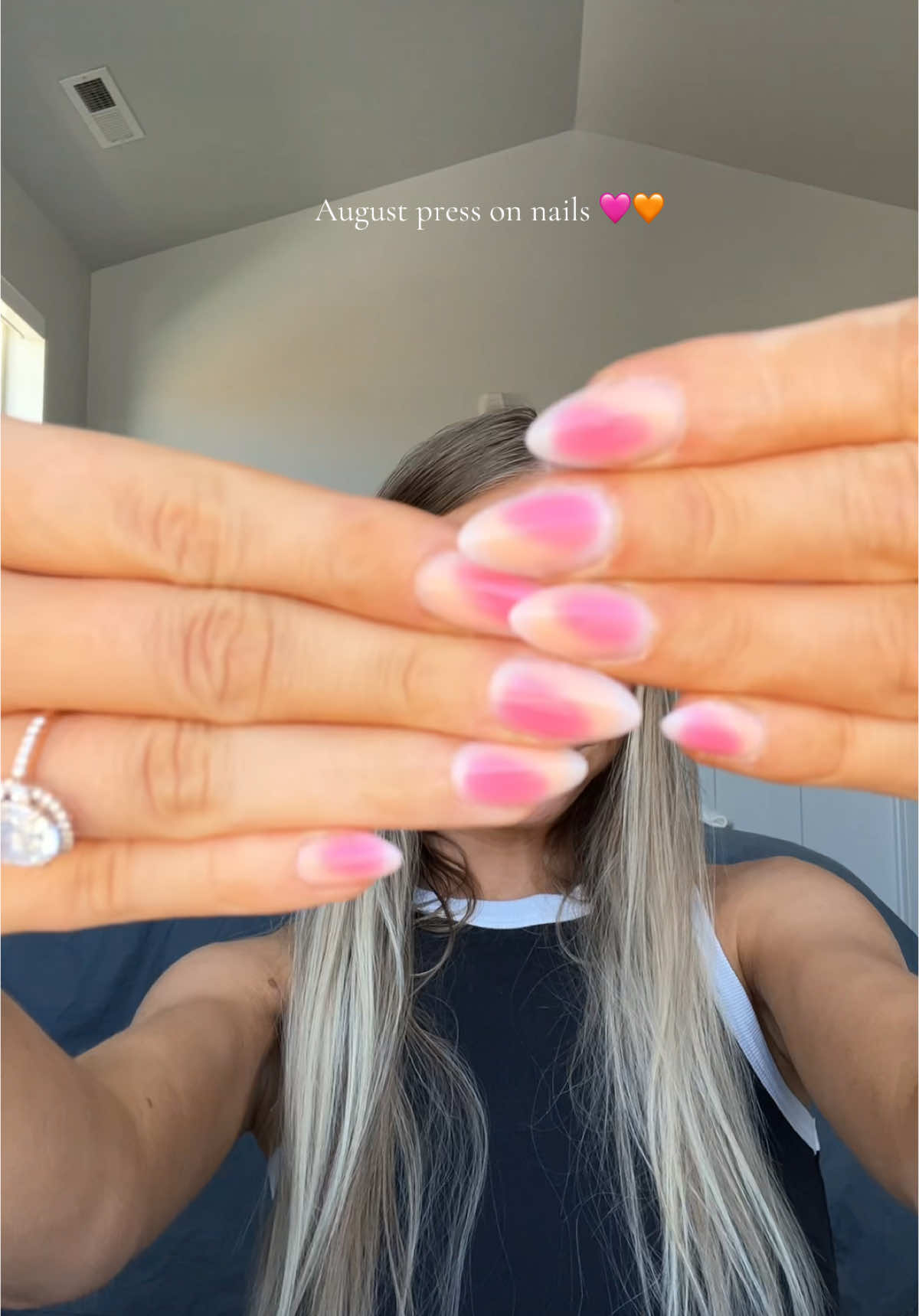 Obsessed with doing press ons 🩷🧡 @Nightie Nails #pressonnails #nailday #nailart #nailinspo 