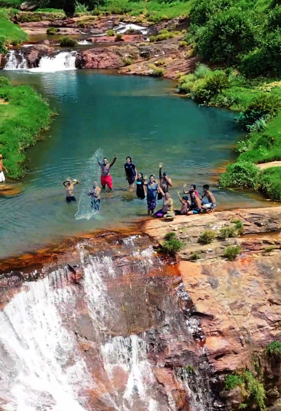 ඒක නම් ඇස් දෙකෙන්ම දකින්නම ඕන තැනක් 😍🩷| Gartmore falls | Maskeliya #creatorsearchinsights #gartmore_falls #maskeliya #travel    