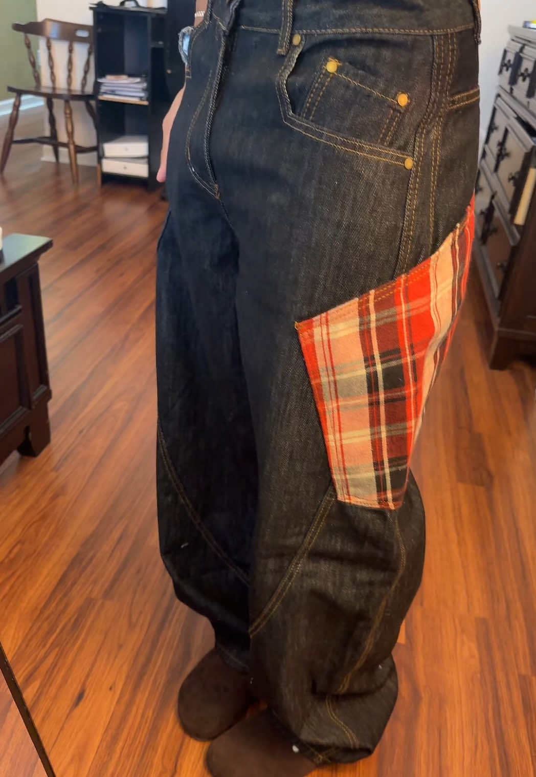 these jeans so tuff @aelfriceden_official  #jeans #baggyjeans #OOTD #aelfriceden #zyxcba 