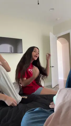 La dejara ir o no 🤭🤭#paratii #foryourpage #chiquitobabe #Az #viralvideos #cabello #hija #amigas #latinas #amor #familia #phoenix #maquillaje #paratiiiiiiiiiiiiiiiiiiiiiiiiiiiiiii @Leo Rodriguez 