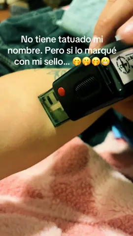 Lo tatué 🙄🙄 @May ✨ #sello #amor #pareja #viral #tiktok 