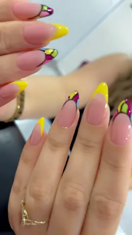 #nailsoftiktok #vernissemipermanent #المغربيات_أجمل_نساء_الكون🇲🇦مغربية #nailsartvideos #شعب_الصيني_ماله_حل😂😂 #explore #nails 