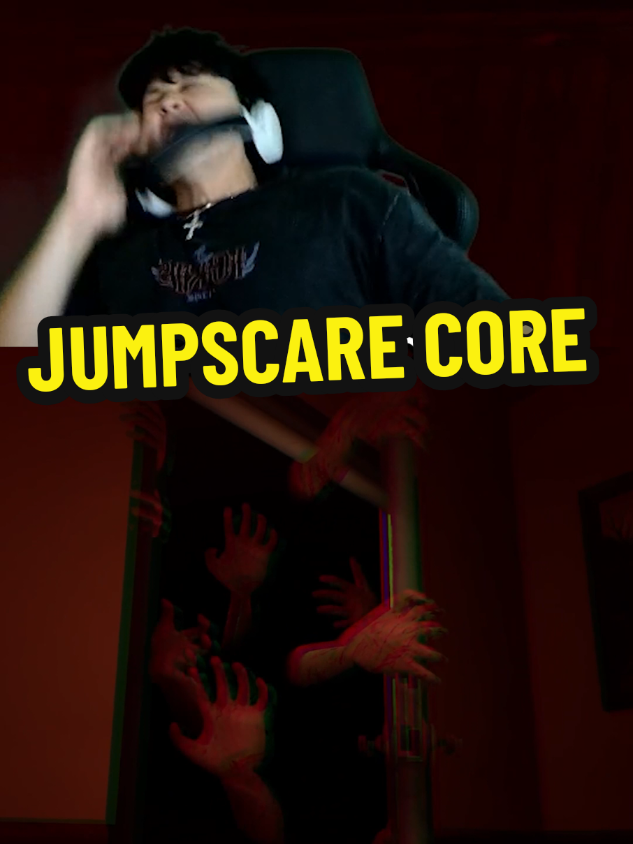 Can't handle jumpscares 😭 #twitch #streamer #gaming #horrorgame #scarygame 