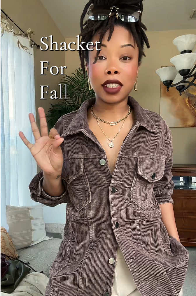 I’m in love with he wash of this shaket/jacket !! 😍 #shacket #falljacket #jacket #fallfinds #TikTokShopFashion 