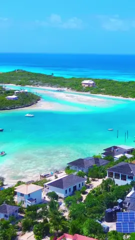 The first time I turned this corner with my family on our little Whaler, I knew I’d found something special. 🏝️ The water here is so clear it almost doesn’t feel real… and then you discover this private canal tucked right behind the resort. Most people have no idea it’s here, and you can’t even see it from the mainland. It’s calm, protected, and one of my favorite spots on Stocking Island. From our dock, you can head left to the classic Chat ’N’ Chill with great food, cold drinks, beach games, and the whole laid-back island vibe. Or go right to the brand-new Coconut Club, a different vibe, but just as much fun. This is the part of Exuma I fell in love with… and why I can’t wait for more people to experience it for themselves. 🌊