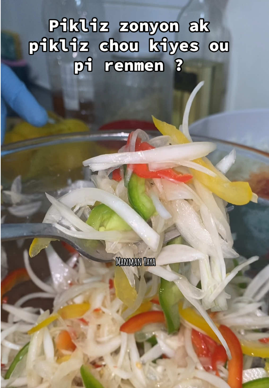 Pikliz zonyon ak pikliz chou karòt kiyes ou pi renmen ?  #haitiantiktok🇭🇹 #haiti #haitidanslassiette #haitianfood #fyp 