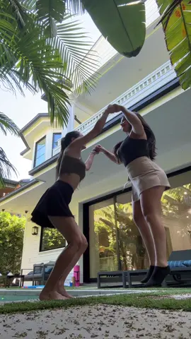 Draft from first week in the yaya house 😭😭🫶🫶  Random rant bc it’s been a min lololol- I’m so happy I’ve met these girls— never actually had good girlfriends in my life so being in the Yayahouse makes me feel so happy and so seen 🥹 having good girlfriends was something I used to wish on at 11:11 everynight LOL— ngl, I know change is hard and seeing negative comments can be a beach, but I’m so blessed for the growth and love I’ve experienced this past month. They’ve been so kind, supportive, and a blast to hang with so after a month I can say that Stacy Gigi and Kristin are all such beautiful badass women 😤 thank yall for all your support! 