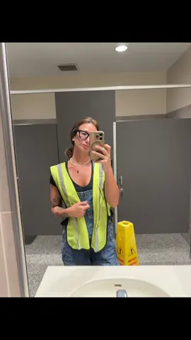 This is me at work on a bathroom break. Usually in overalls, cuz its most comfy. Hair back because its usually annoying when down wearing the hard hat🤪