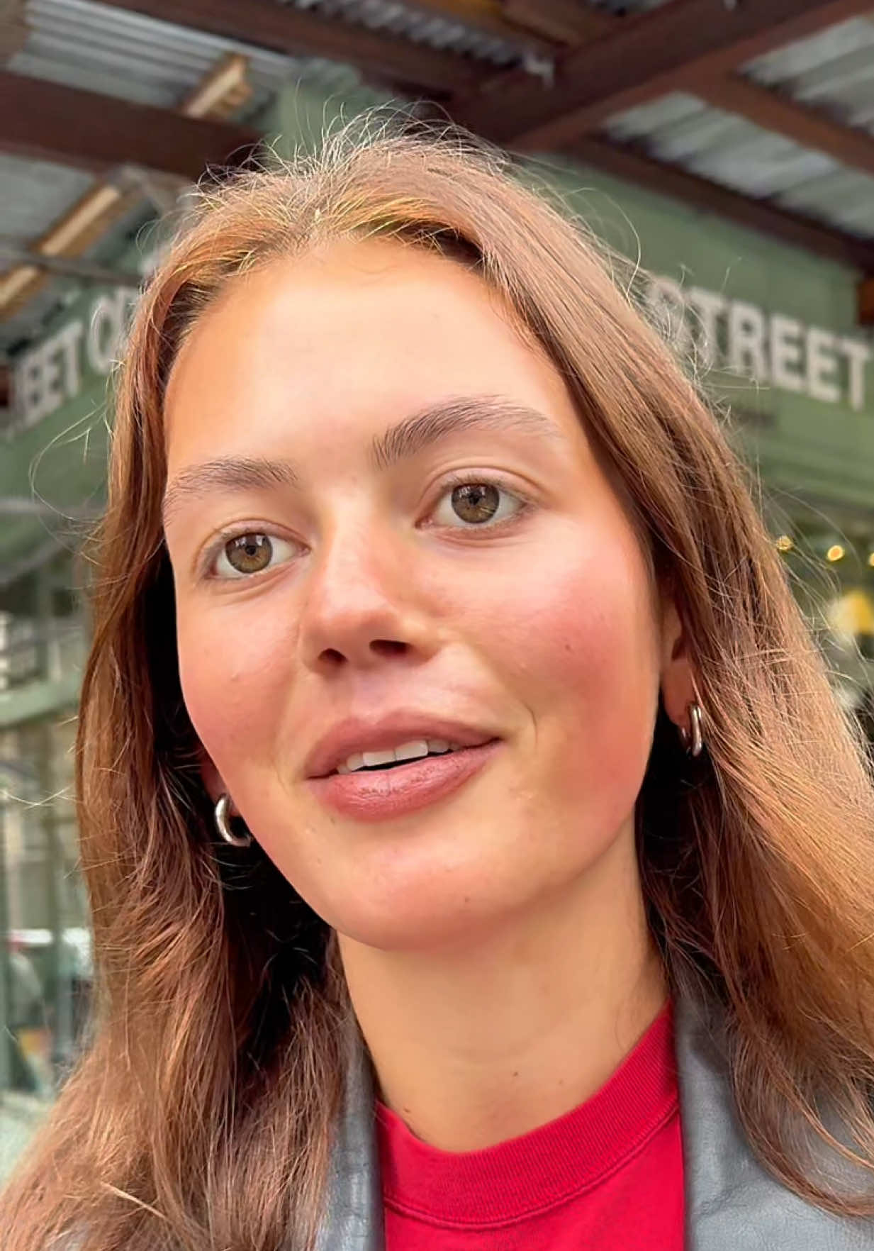 She went from being in a rush to having such a wholesome conversation #confidenceheist #inspiring🌍withconfidence #davidcarmi #confidence #nyc #streetinterview #confident #selfconfidence 