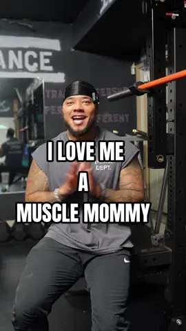I love me a muscle mommy I can’t lie 😂. It just hits different 😂💪🏽🤌🏽 #fyp #musclemommy #funnygym #funny