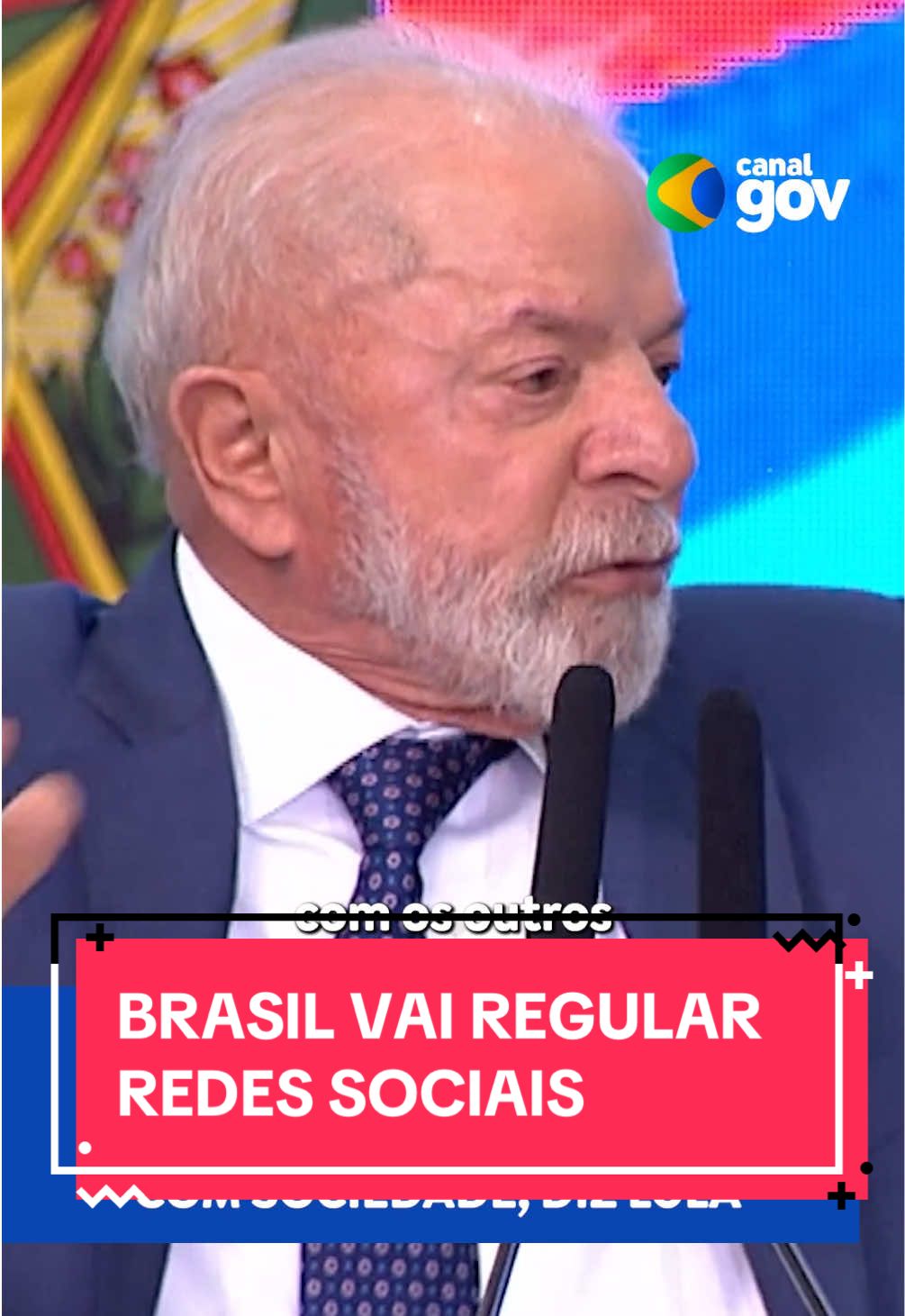 REGULAÇÃO DE REDES SOCIAIS | O Projeto de Lei que vem sendo elaborado para regulamentação das plataformas de redes digitais foi discutido nesta quarta-feira (13/8) pelo governo federal e será enviado ao Congresso após discussão com a sociedade, afirmou o presidente Luiz Inácio Lula da Silva.  Lula lembrou as ameaças do presidente dos Estados Unidos, Donald Trump, ao falar sobre o tema. “Ele [Trump] disse que não vai aceitar que o Brasil possa regular as big techs. Nós vamos regular. Acabamos de fazer essa discussão agora e vamos mandar o projeto para o Congresso Nacional assim que conversar com os outros setores da sociedade