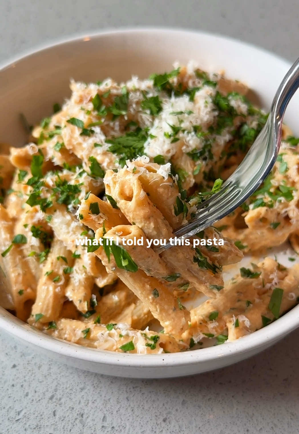 this creamy hidden veggie pasta packs in veggies and protein… but you wouldn’t know it 🤫  bonus points: it comes together in just 30 minutes AND it’s freezer friendly!!  💫 💪  roast up zucchini, peppers, onions, garlic, and cherry tomatoes before blending with cottage cheese to create the perfect summer pasta that tastes amazing and will keep you full 💛 picky eater approved!!! detailed recipe is up on the site & part of this weeks free substack meal plan (8/10 post) 🫶🏻   here’s everything you need:  1 small zucchini 1 red bell pepper 1/2 large yellow onion 1 cup cherry tomatoes 4 garlic cloves 2 tablespoons olive oil 2 teaspoons dried oregano 1 1/2 teaspoons kosher salt 1 teaspoon dried basil 1/2 teaspoon ground black pepper 1/2 teaspoon red pepper flakes 10 ounces gluten-free penne (I used banza brown rice pasta for more fiber & protein) 16 ounces 4% milkfat cottage cheese 2 tablespoons nutritional yeast Preheat the oven to 425F. Prepare a large sheet pan. Add the zucchini, bell pepper, onion, cherry tomatoes, and garlic to the sheet pan. Cover with the oil, oregano, salt, basil, black pepper, and red pepper flakes and toss to combine, coating the vegetables in the oil and spice evenly. Bake until the vegetables are soft and browning, 25 to 30 minutes. Let cool on the counter for 10 minutes. Meanwhile, prepare the pasta. Bring a pot of salted water to a boil, add the penne, and cook until al dente. Reserve 1/4 cup of pasta water before draining. Add the cooled vegetables to a blender or large food processor along with the cottage cheese, nutritional yeast, and 2 tablespoons of the reserved pasta water. Blend on high speed until completely smooth, 45 to 60 seconds. If needed, add additional pasta water to thin. Combine two cups of the blended sauce with the cooked pasta. Mix and add additional sauce until desired sauciness is reached. Divide evenly among four plates and top with chopped parsley and grated parmesan, if desired. can’t wait for you to try this one!!  #mealprep #glutenfreerecipes #highprotein #pastarecipe #healthyrecipes 