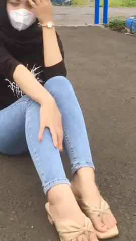 lagi menunggu km tapi km ny gak kunjung datang