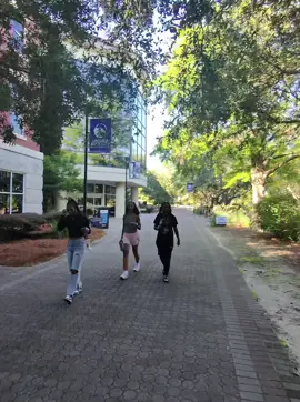 #campus #publicinterview #fyp #huzz #fineshyt #georgiasouthern #georgiasouthernuniversity🦅 #georgiasouthernuniversity #snowbunny 