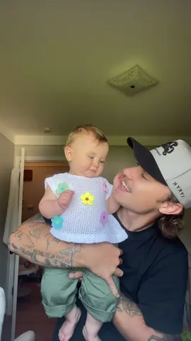 She loves @BRING ME THE HORIZON just as much as daddy🖤
