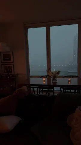 weeknights with zero plans >>>> also apologize in advanced if your Alexa starts to play Astrud Gilberto but it’s really such a vibe 😇 @Hill House @Larroudé @LAKE @J.Crew @Cann #nycapartment #nightroutine #weeknightroutine 