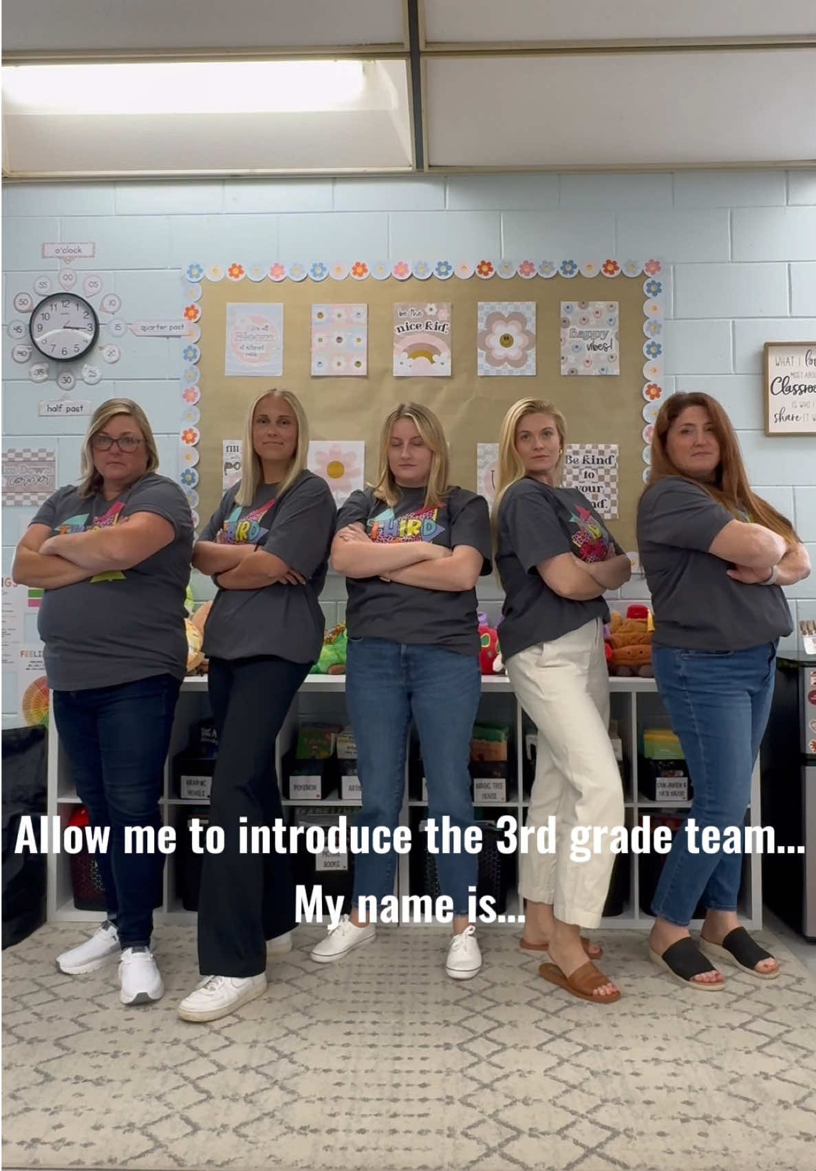 my name is… 👩🏼‍🏫✏️📓🤟🏼 #teacher #teachersoftiktok #teachertok #teacherlife #thirdgrade 