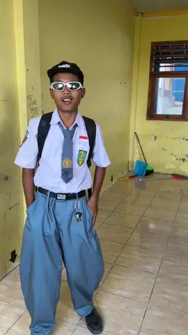 wong sekolah ojo ilang kalcer e #fitchick #sekena #kalcerstyle #trending #fyp 
