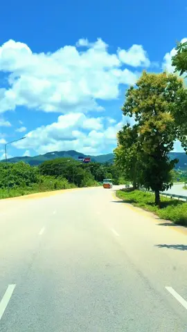 แล่นงานคือเก่า#เปิดการมองเห็นtiktok #วิวข้างทางสวยจัง 