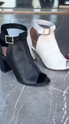 Sandália Feminina Moda Casual Ankle Boots Fechada Salto Alto Grosso 7,5cm Tendência Antiderrapante #sandaliasfemininas #sandaliatendencia #sandaliasaltogrosso #sandaliaankleboot #sandaliafeminina 