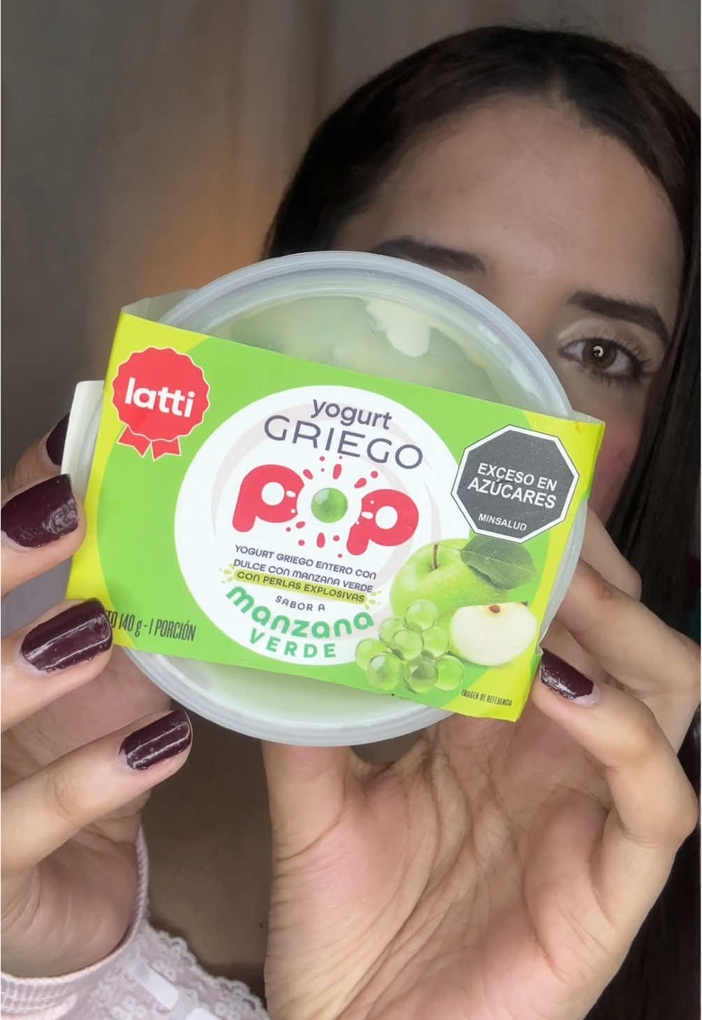 𝑵𝒖𝒆𝒗𝒐 𝒀𝑶𝑮𝑼𝑹𝑻 𝑷𝑶𝑷 🎀 Hace poquito me enteré de que @bubols lanzó una nueva colaboración con tiendas @tiendasd1oficial , su nuevo YOGURT POP, es una deliciosa combinación de tres capas (perlas explosivas BUBOLS + yogurt griego + mermelada) lo pueden conseguir en dos sabores sandía y manzana verde, SON SENCILLAMENTE ESPECTACULARES! 🤤 ¿Ya los probaron? #BUBOLS #YogurtPOP #YogurthBubols #D1 #ExplosiónDeSabor     