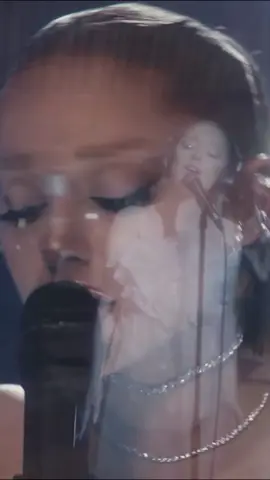 hope you feel alright when you’re in her #arianagrande #eternalsunshine #live #viral #arianatok 