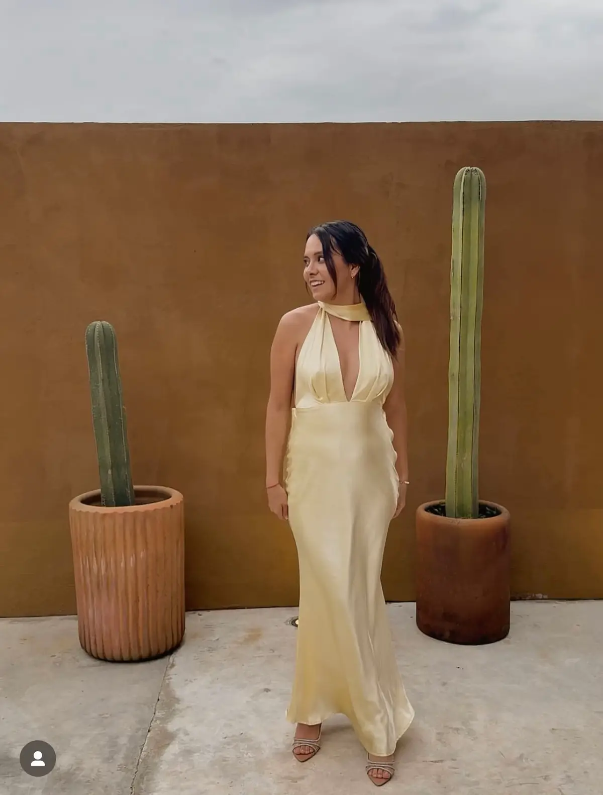 Las protagonistas reales del drop ✨ Nada nos emociona más que verlas brillar en Cindel. Gracias por hacer nuestros vestidos parte de sus historias. 💙 📸 Etiqueta a tu BFF que necesita el suyo. 🛒 Disponible en shopcindel.com #ClientasCindel #RealStyleRealWomen #CindelLooks