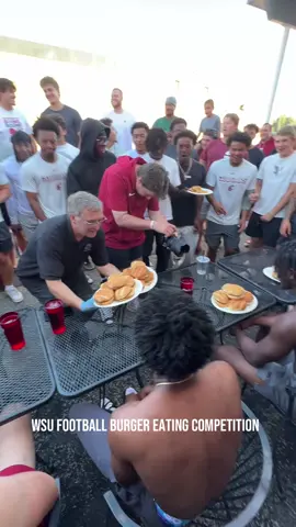 WSU Football Freshman Burger Eating Competition @WSUCougarFB  #washingtonstate #CollegeFootball #d1 #football #fyp 