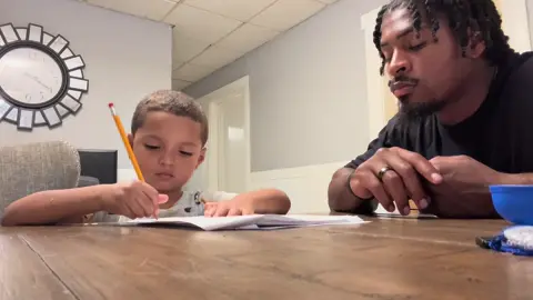 Can’t be around no dead beat!! #dad #trending #fyp #parents 