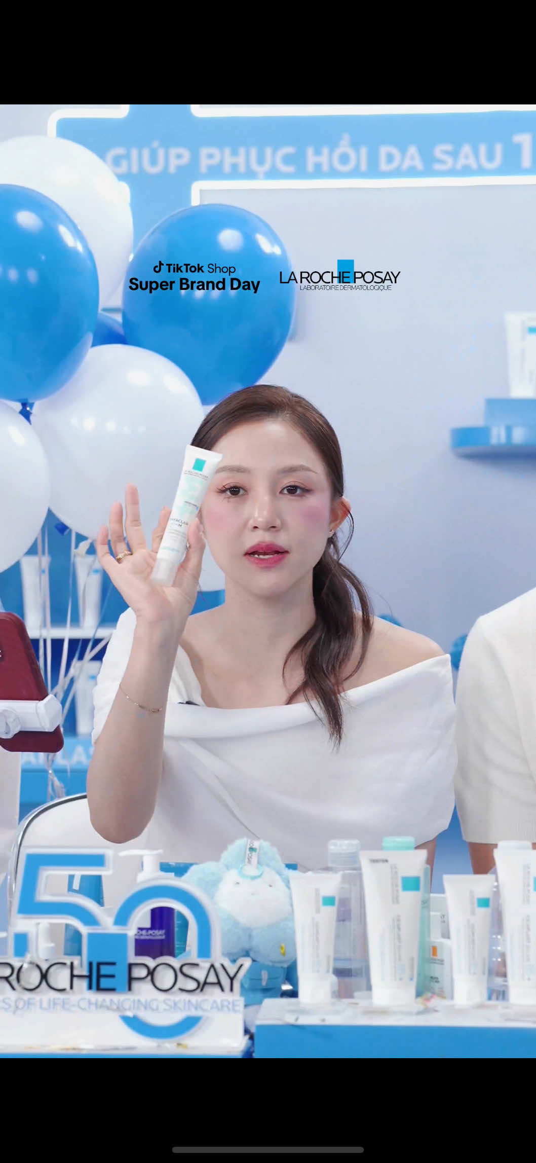 Kem dưỡng giảm mụn nhanh Duo+M sau 8 giờ mà Salim yêu thích #larocheposayvn #depdachieu #SuperBrandDay #Effaclar 