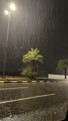 وانا اعشقك عشق المطر للصحاري♥️. #مطر #جازان_ 