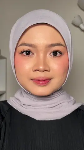 Membalas @Pengguna Tiktok 👇🏻List produk yg aku pake👇🏻 Color corrector judydoll (02 fair) Wardah colorfit blur cloud cushion (31W creme beige) Concealer sasc (beige) Liquid contour sasc (espresso) Blush Emina bouncy tint (03 tea puff) Loose powder somethinc (neutral) Eyebrow pencil jacquelle (dark brown) Brow cara bnb (dark brown) Eyeshadow reveline brown this way Cluster lashes baisisi tipe A12 Eyeliner judydoll (black) Tightline eyeliner wardah  Mascara holika holika (02 define volume) Highlighter eyeshadow clio (12 autumn breeze in seoul forest) Lipcream omg (13 latte) Wardah glasting (12 shine sorbet) Lip gloss omg Setting spray studio tropik (glowy) #makeup #tutorialmakeup #makeuponacneproneskin 