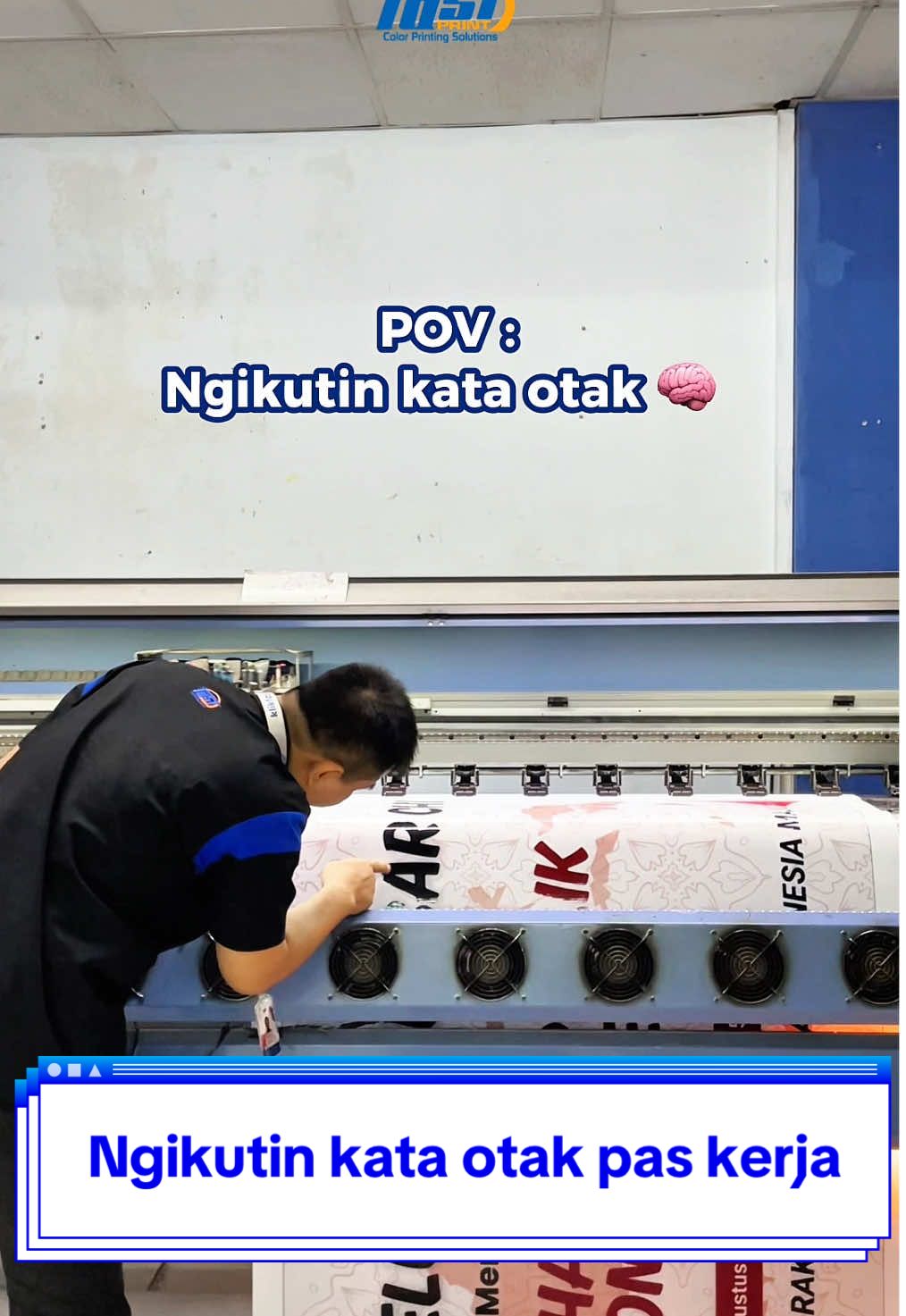 Operator printing ada yang sama suka terlintas pengen kayak gini ngga? Cetak spanduk kemerdekaan atau untuk brand store kamu? Cetak di Fast Print aja!👌 #fastprint #percetakandigital #percetakanmurah #percetakantangerang #humor 