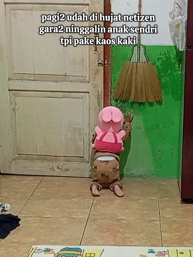 jadi disclaimer kenpa aku tutup pintunya dan gak ngebiarin dia ikut krna aku lgi nuang air panas buat mandi, sedangkan dia kalo nyusul geraknya cepet bnget aku kalah cepetnya jd agak ngeri kalo ikut ke dpur nuang air panas lebih baik dia nngis 1 menit dri pada aku nyesel setelahnya gitu ya para netijen yg budiman #anaknangis #anakku #promomakanmerdeka 