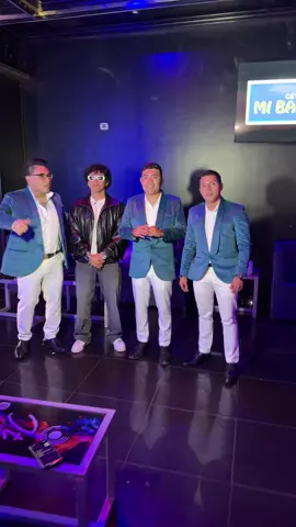 El baile del conejo con @Armonía 10 Oficial. 