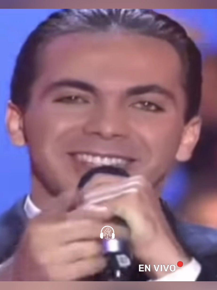Cristian Castro - Lloviendo estrellas ✨ Esperando ansiosa y contando los días para verte y cantar a todo pulmón ésta y todas tus canciones hermosas 😍💕 Mi cantautor favorito de toda la vida💓😍🥰 #paratiiiiiiiiiiiiiiiiiiiiiiiiiiiiiii #fyp #baladasromanticas #estanlloviendoestrellas #cristiancastro #lloviendoestrellas 