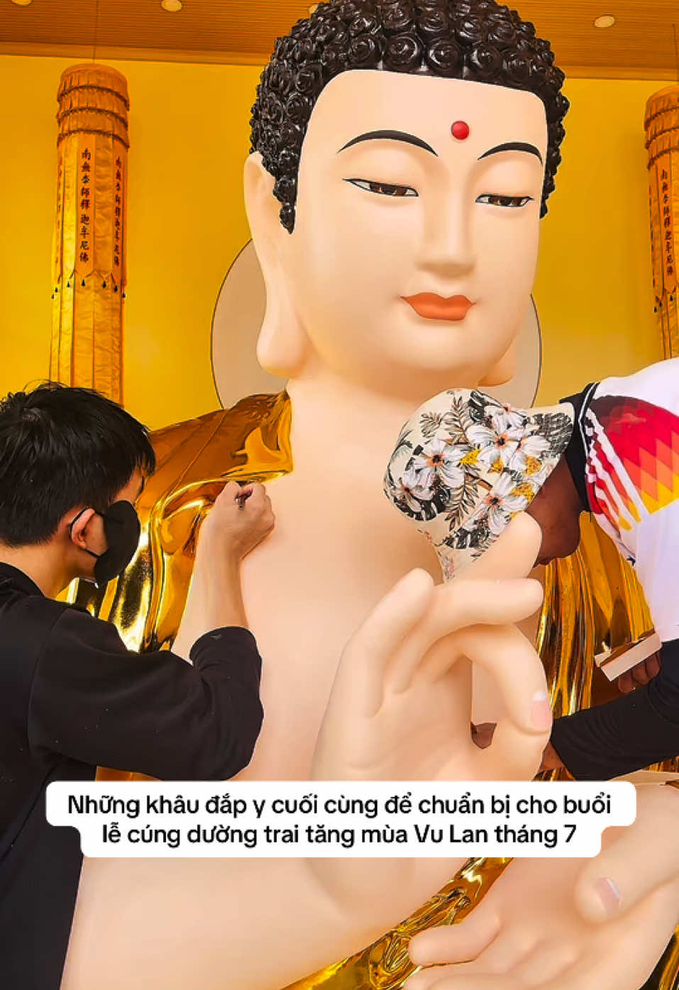 Những khâu đắp y cuối cùng để chuẩn bị cho buổi lễ cúng dường trai tăng mùa Vu Lan tháng 7 #xuhuongtiktok #foryou 