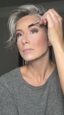 Eyebrows are just so easy when you have a great brow pen! @IMETHOD BEAUTY 4d brow pen is what you need for the best, most natural brows. This is the shade dark brown.  #brows #eyebrowtutorial #makeup 