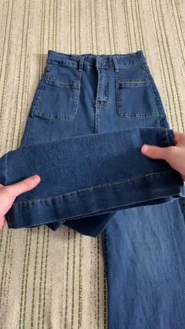 #jeansoutfit #jeansoutfitideas #jeanswanita #celanajeans #loosejeans #baggyjeans #jeanshighwaist #jeansviral #celanajeanswanita #jeans #fashionmerdekasale #fashionplayground #bluejeans #jeansbiru #cutbrayjeanswanita #cutbrayjeans #cutbray #cutbraywanita 