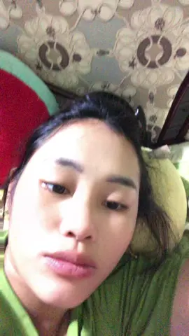 Đêm khóc nè 10h mới dậy ăn nè 