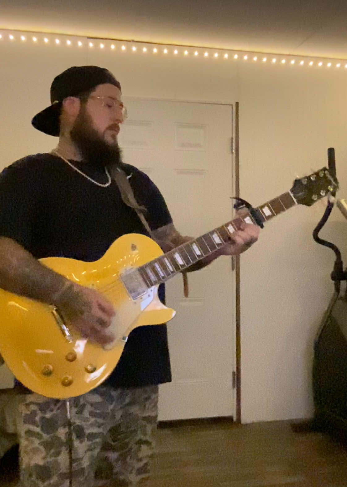 Never tried cocaine #coversong #travisbolt #lespaul #guitarcover 