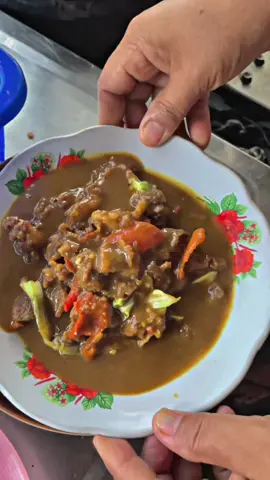 Reti dewe to barange sak piring kebak 😂😋🤭 📍tengkleng sate potrokili batukidul Baturetno Wonogiri  #tengklengsatepotrokili #baturetno #wonogiri24jam #kulinerbaturetno #kulinerwonogiri 