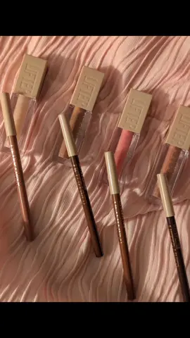 Lifter Gloss and Liner @Maybelline NY  !  Tell  me you're obsessed with Lifter Gloss And Liner without telling me you're obsessed... 💋 Ice & Line Leader 💋 Stone & Let's Bounce  💋  Gummy Bear & Player  💋 Silk & Cross The Line  Which combo is your favorite?  I love them all ! You can mix and match the shades to create many combos!  #GiftedByMaybelline #maybelline #LifterGlossObsessed #beauty #lipgloss 