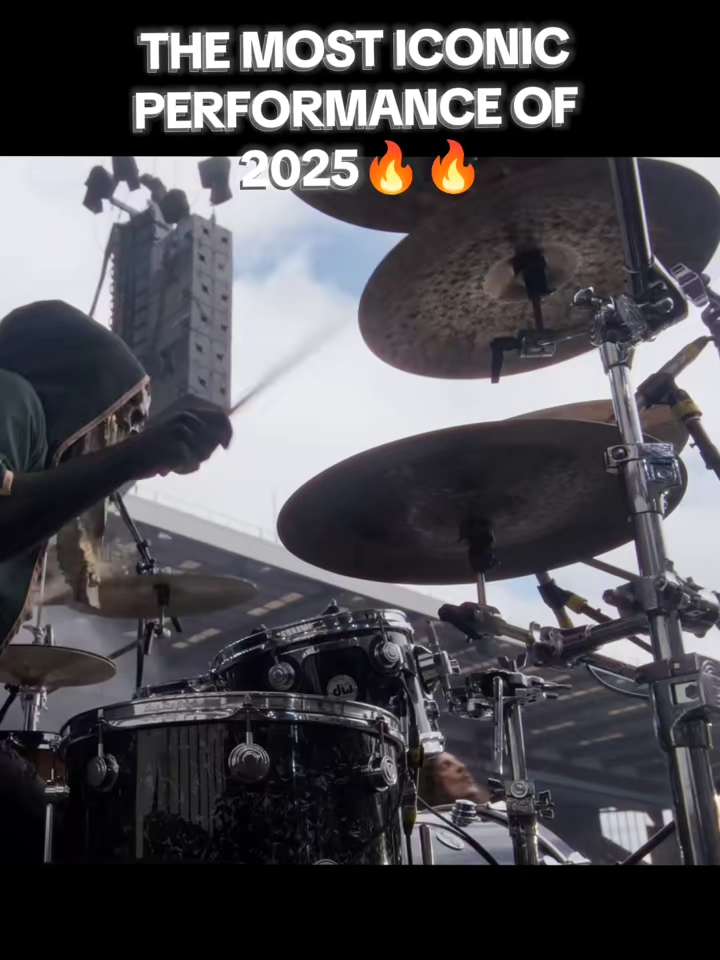 YungBlud's most iconic performance of 2025 #fyp #musiclyrics #rap #podcast