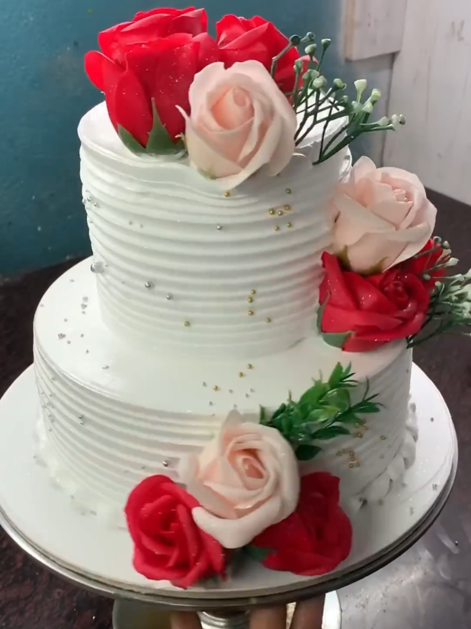 Flowers🌹 Decorating cake idea #cakemaking #cakedecorating #cakeart #fyp #foryoupage 