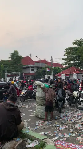 dari ribuan orang salfok sama bapak-bapak ini, sehat selalu ya pak🥹