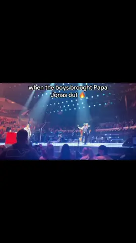 enjoy this from the five albums one night tour 😮‍💨 #jonasbrothers #jonasbrothersconcert @Jonas Brothers @joejonas @Kevin Jonas @Nick Jonas 
