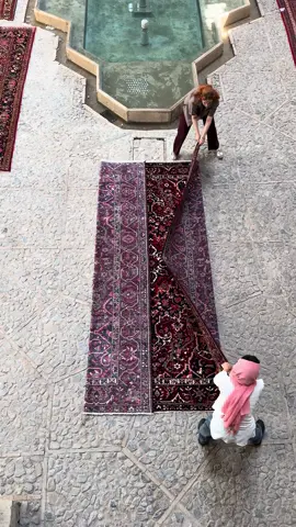 Baakhtiar rug, Circa 1945. #persiancarpet #rug #rugstore #vintagestyle #handmaderugs #oriental 