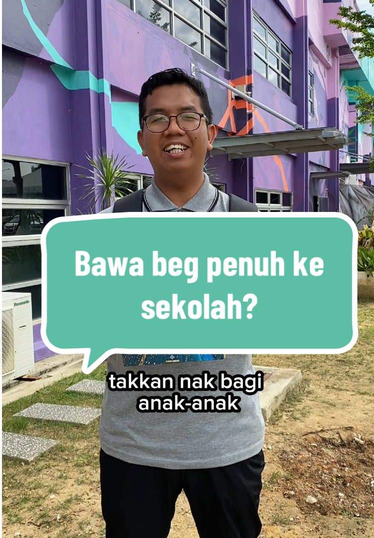 Anak-anak nak bawa Al-Quran ke sekolah, tapi saiz Al-Quran terlalu besar dan berat. Dah lah beg penuh dengan buku, tambah pula dengan Al-Quran makin berat begnya nanti. Bila ada Al-Quran perjuzuk kan senang, anak-anak hanya perlu membawa juzuk Al-Quran yang mereka pelajari sahaja ke sekolah. Tak perlu bawa senaskhah Al-Quran yang tebal dan berat. Al-Quran perjuzuk ni ringan dan nipis. Lebih mudah untuk disimpan di dalam beg sekolah. #alqurankaryabestari #tajwid #mengaji #alqurankarim #karangkraf 